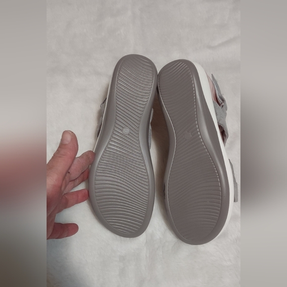 Gray Women's Sandals - Picture 2 of 6